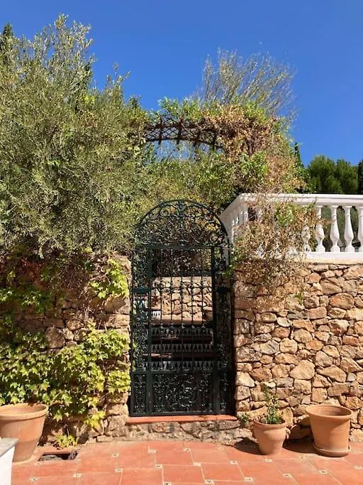 Cortijo Pago Y Benisalte- A Stylish Villa Set Within Beautiful Mountain Views 오르히바